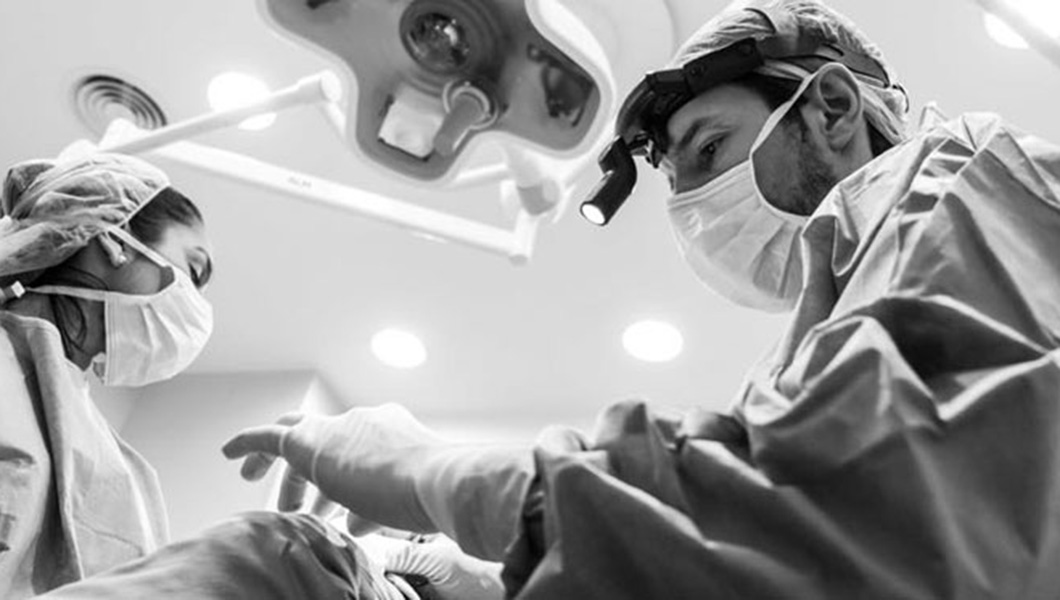 ¿Quién debe realizar una rinoplastia?