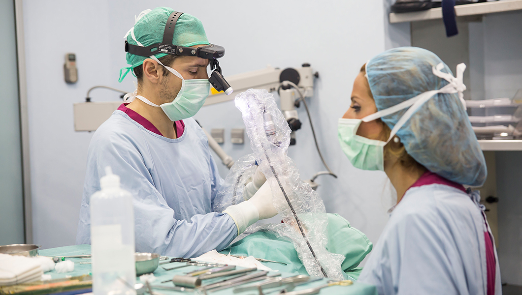 ¿Cuáles son los riesgos de una rinoplastia?